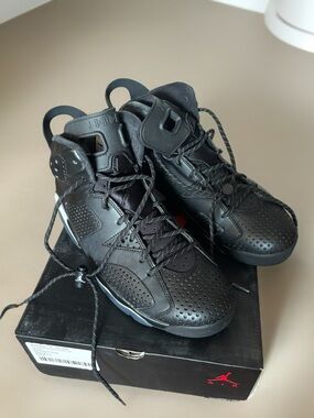 Jordan All-Black High-Top Basketball  Sneakers Mens 9/Womens 10.5